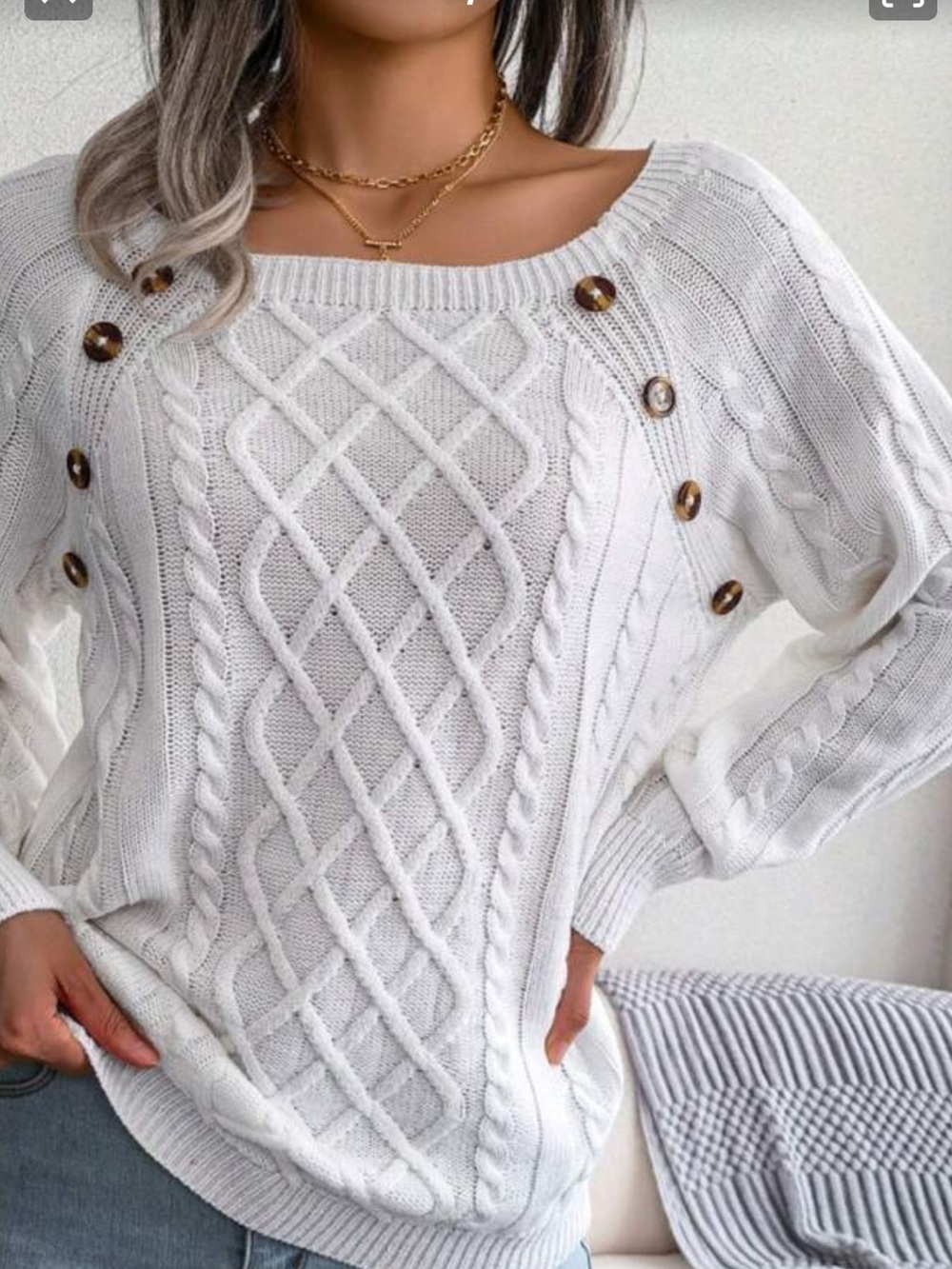 Women’s Cable Knit Scoop Neck Sweater - White